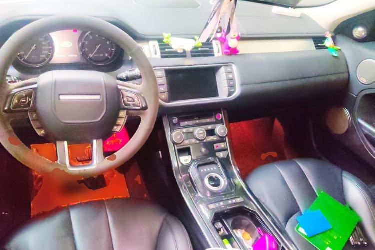 Used Land Rover Range Evoque 2015 2.0T Five-Door Zhiyao Edition Center Console