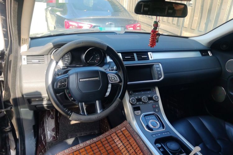 Used Land Rover Range Evoque 2015 2.0T Five-Door Zhiyao Edition Center Console