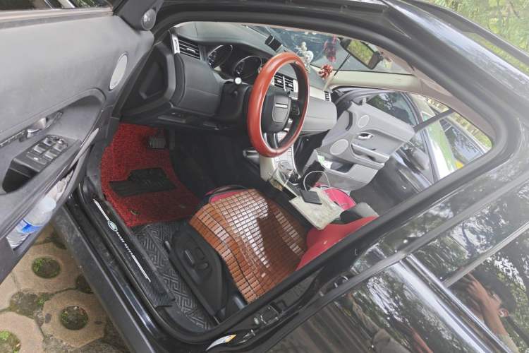 Used Land Rover Range Evoque 2015 2.0T Five-Door Zhiyao Edition Driver Seat