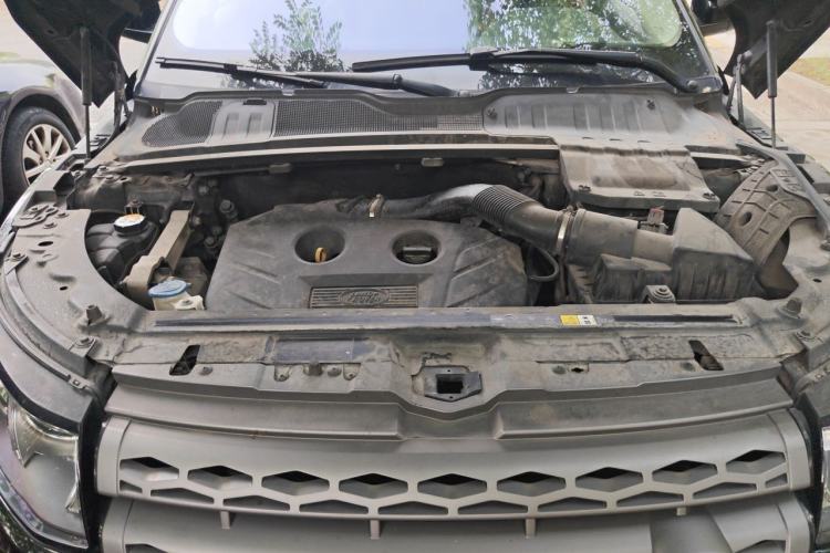Used Land Rover Range Evoque 2015 2.0T Five-Door Zhiyao Edition Engine Bay