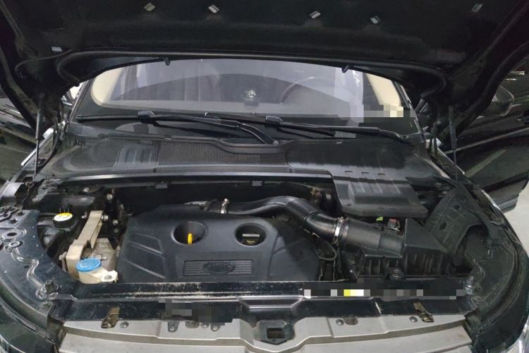 Used Land Rover Range Evoque 2015 2.0T Five-Door Zhiyao Edition Engine Bay