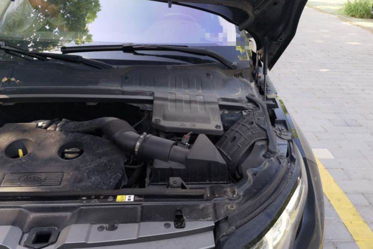 Used Land Rover Range Evoque 2015 2.0T Five-Door Zhiyao Edition Engine Bay Left