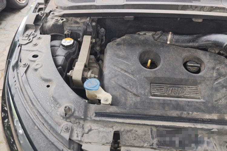 Used Land Rover Range Evoque 2015 2.0T Five-Door Zhiyao Edition Engine Bay Right
