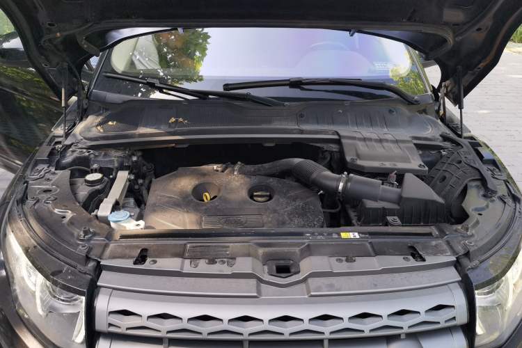 Used Land Rover Range Evoque 2015 2.0T Five-Door Zhiyao Edition Engine Bay