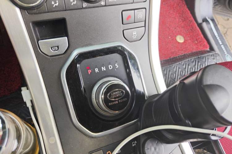Used Land Rover Range Evoque 2015 2.0T Five-Door Zhiyao Edition Gear Lever