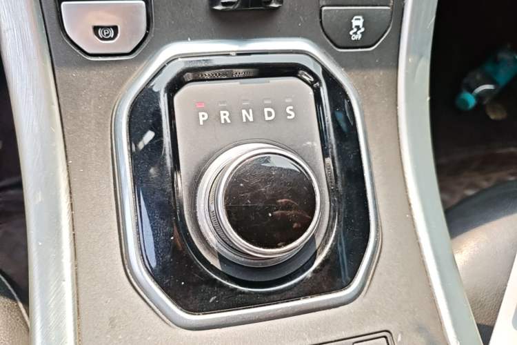 Used Land Rover Range Evoque 2015 2.0T Five-Door Zhiyao Edition Gear Lever