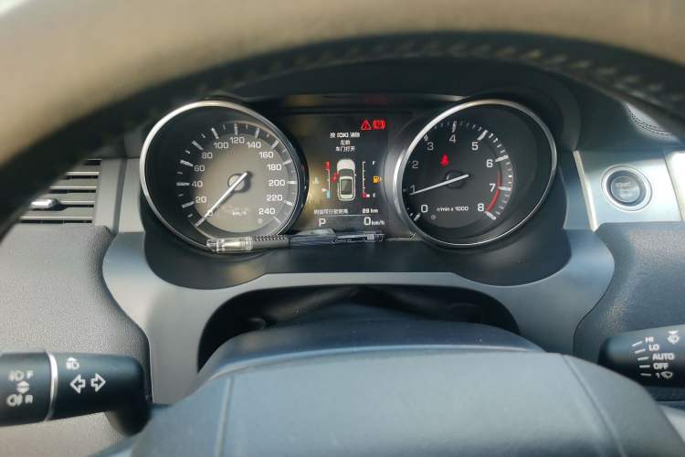 Used Land Rover Range Evoque 2015 2.0T Five-Door Zhiyao Edition Instrument Cluster