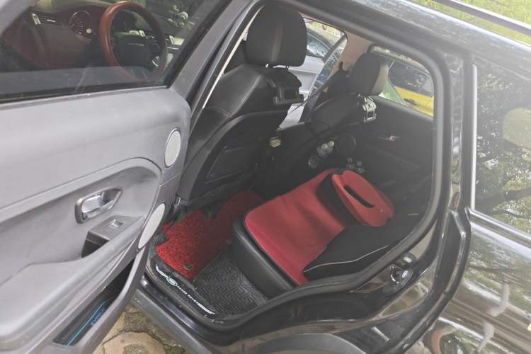Used Land Rover Range Evoque 2015 2.0T Five-Door Zhiyao Edition Left Rear Seat