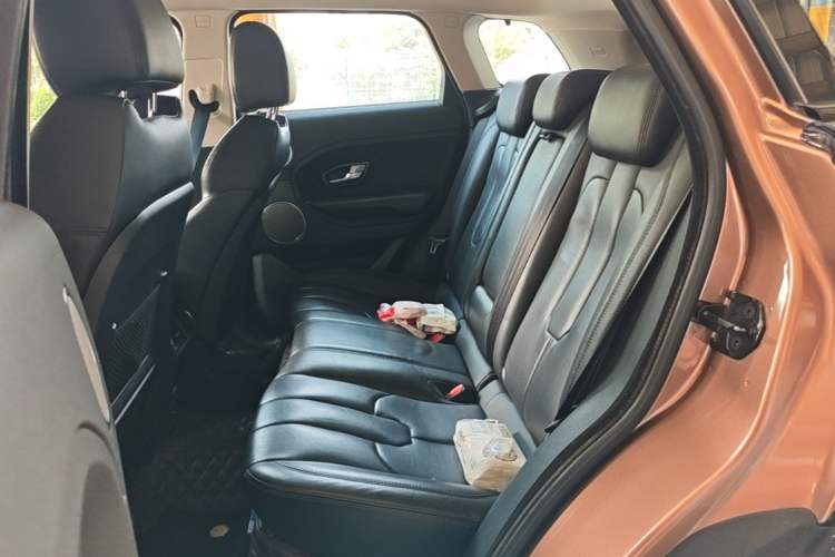 Used Land Rover Range Evoque 2015 2.0T Five-Door Zhiyao Edition Left Rear Seat