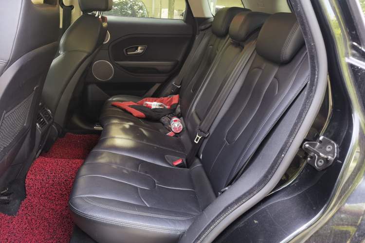 Used Land Rover Range Evoque 2015 2.0T Five-Door Zhiyao Edition Left Rear Seat
