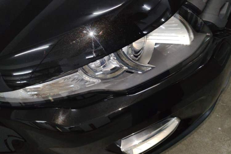 Used Land Rover Range Evoque 2015 2.0T Five-Door Zhiyao Edition Right Front Headlight