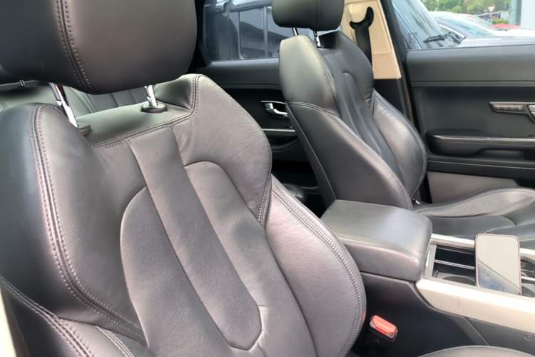 Used Land Rover Range Evoque 2015 2.0T Five-Door Zhiyao Edition Right Front Seat