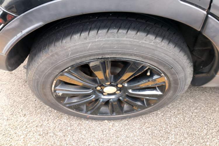 Used Land Rover Range Evoque 2015 2.0T Five-Door Zhiyao Edition Right Rear Wheel Hub