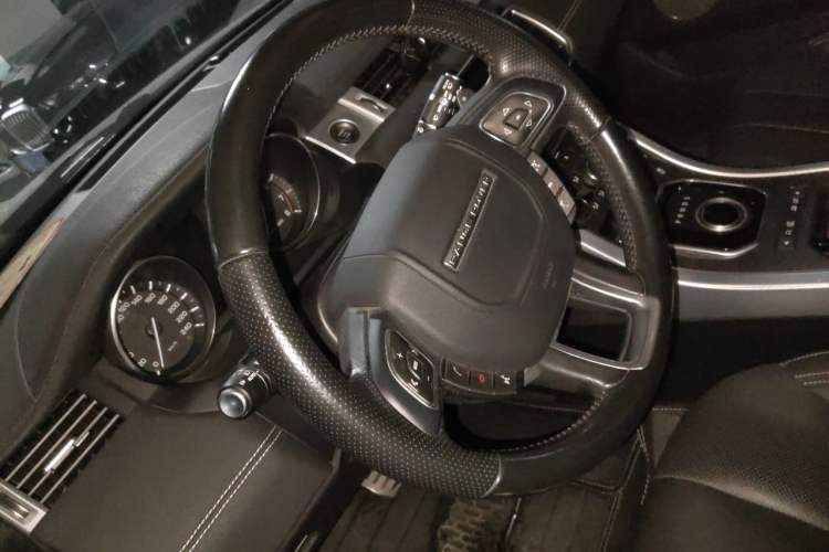 Used Land Rover Range Evoque 2015 2.0T Five-Door Sporty Edition Steering Wheel
