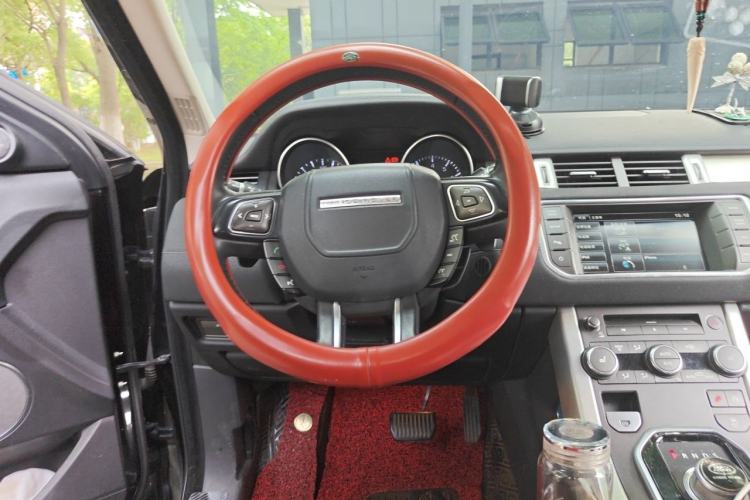 Used Land Rover Range Evoque 2015 2.0T Five-Door Zhiyao Edition Steering Wheel