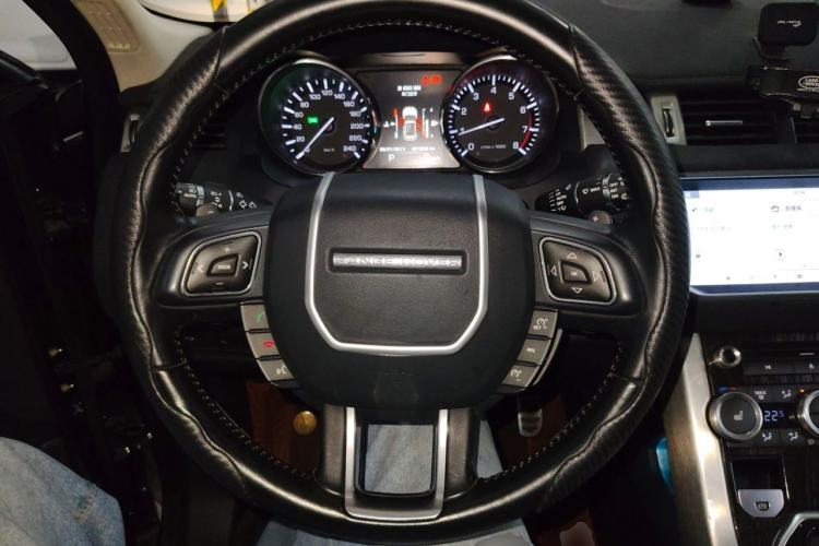 Used Land Rover Range Evoque 2015 2.0T Five-Door Zhiyao Edition Steering Wheel