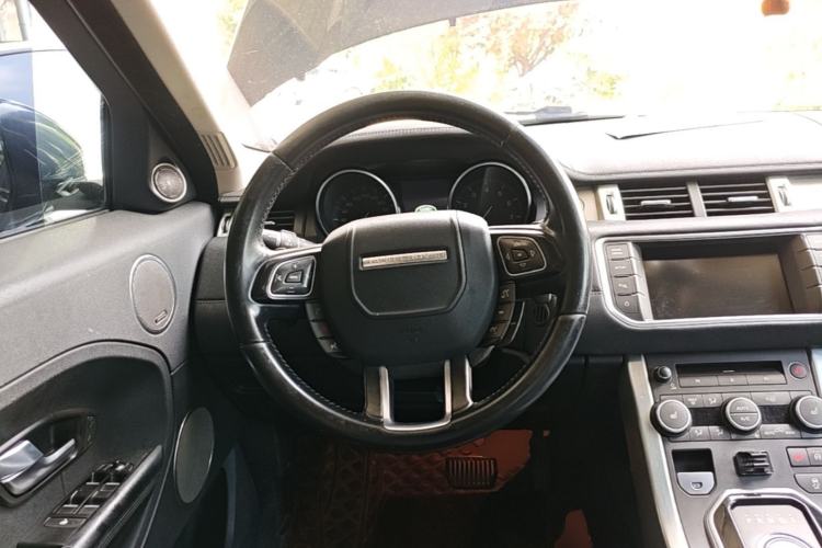 Used Land Rover Range Evoque 2015 2.0T Five-Door Zhiyao Edition Steering Wheel