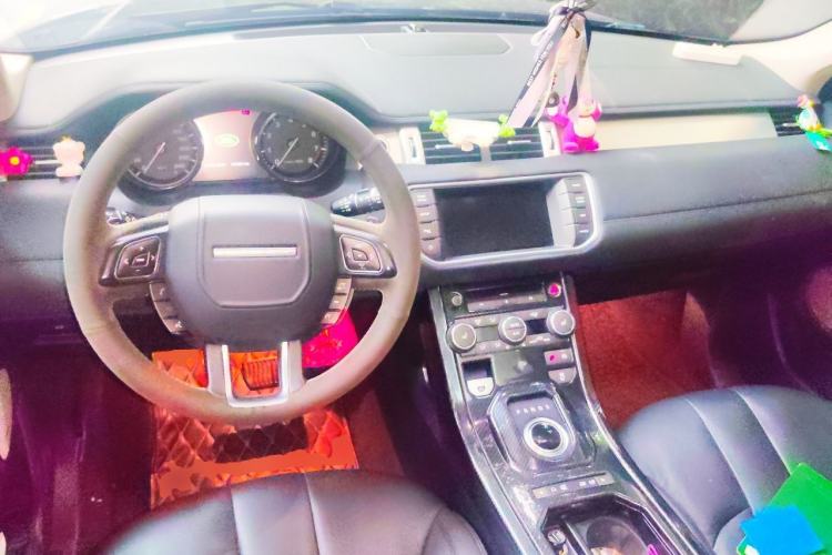 Used Land Rover Range Evoque 2015 2.0T Five-Door Zhiyao Edition Steering Wheel