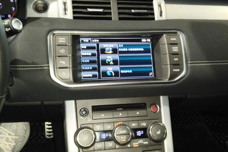 Used Land Rover Range Evoque 2015 2.0T Five-Door Sporty Edition Audio And AC Panel