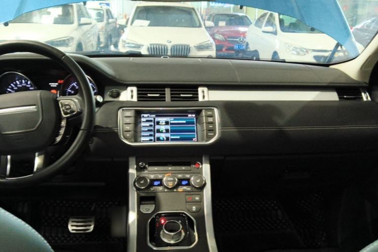 Used Land Rover Range Evoque 2015 2.0T Five-Door Sporty Edition Center Console