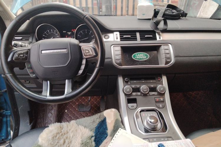 Used Land Rover Range Evoque 2015 2.0T Five-Door Zhiyao Edition Center Console