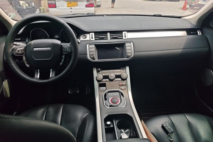 Used Land Rover Range Evoque 2015 2.0T Five-Door Zhiyao Edition Center Console