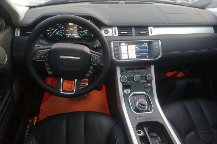 Used Land Rover Range Evoque 2015 2.0T 5-Door Ignite Edition Center Console
