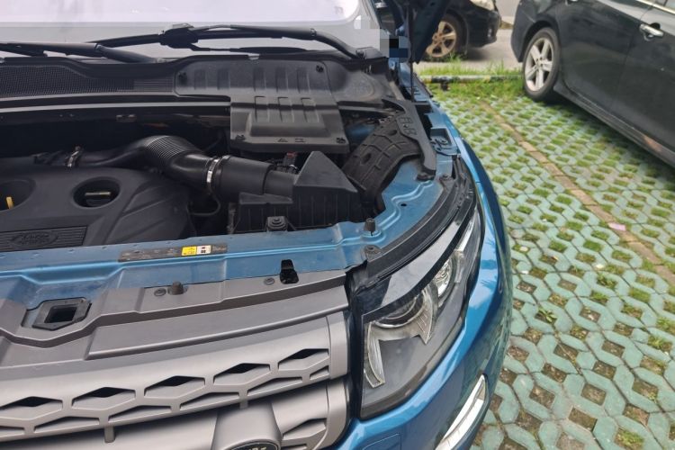 Used Land Rover Range Evoque 2015 2.0T Five-Door Zhiyao Edition Engine Bay Left