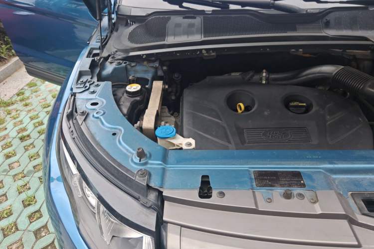 Used Land Rover Range Evoque 2015 2.0T Five-Door Zhiyao Edition Engine Bay Right
