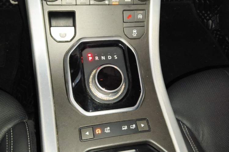 Used Land Rover Range Evoque 2015 2.0T Five-Door Sporty Edition Gear Lever