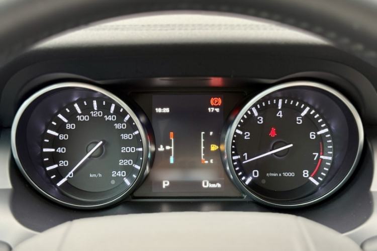 Used Land Rover Range Evoque 2015 2.0T Five-Door Zhiyao Edition Instrument Cluster