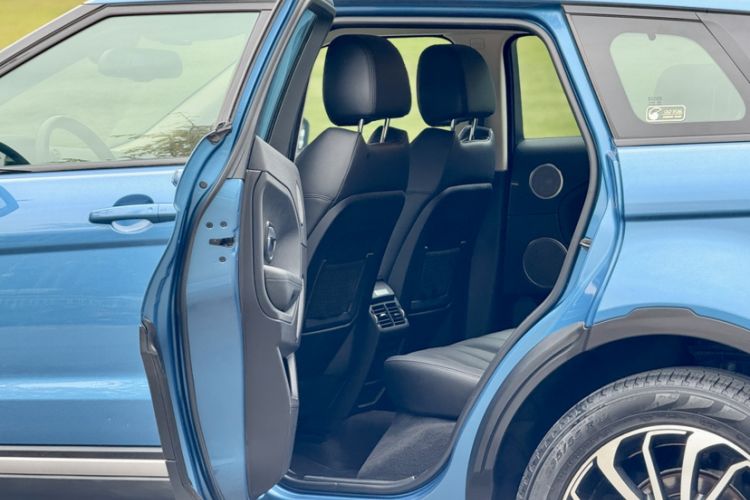 Used Land Rover Range Evoque 2015 2.0T Five-Door Zhiyao Edition Interior 2
