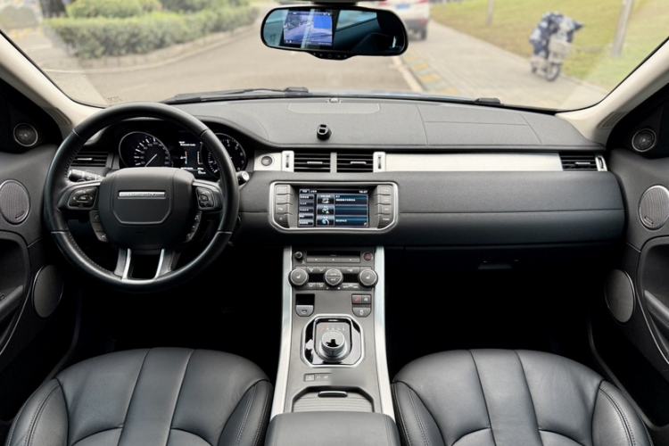 Used Land Rover Range Evoque 2015 2.0T Five-Door Zhiyao Edition Interior 3