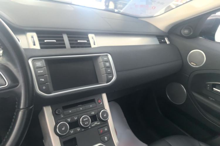 Used Land Rover Range Evoque 2015 2.0T Five-Door Zhiyao Edition Interior 3