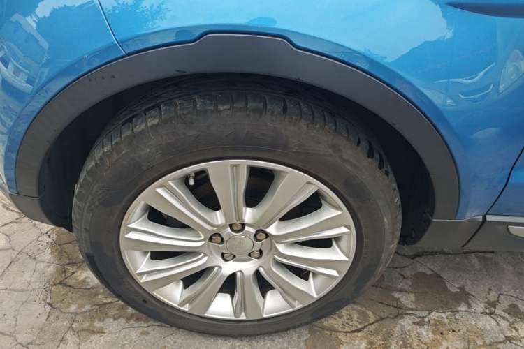 Used Land Rover Range Evoque 2015 2.0T Five-Door Zhiyao Edition Left Front Wheel Hub