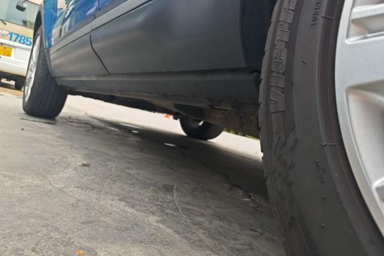 Used Land Rover Range Evoque 2015 2.0T Five-Door Zhiyao Edition Left Side Sill