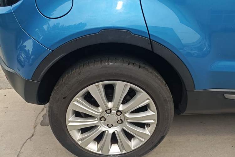 Used Land Rover Range Evoque 2015 2.0T Five-Door Zhiyao Edition Right Rear Wheel Hub