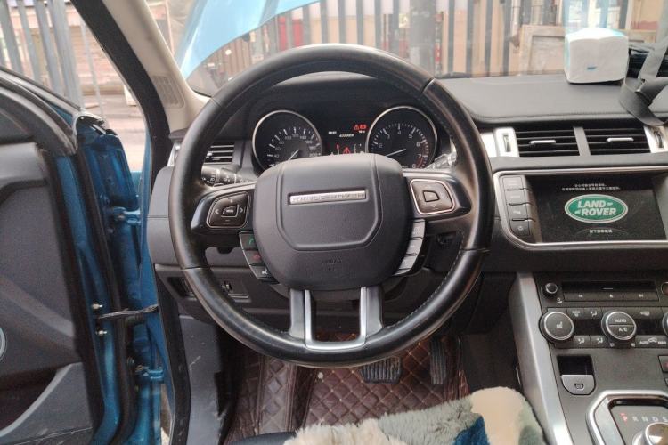 Used Land Rover Range Evoque 2015 2.0T Five-Door Zhiyao Edition Steering Wheel