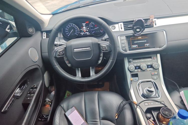 Used Land Rover Range Evoque 2015 2.0T Five-Door Zhiyao Edition Steering Wheel