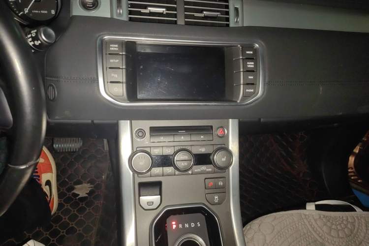 Used Land Rover Range Evoque 2015 2.0T Five-Door Zhiyao Edition Audio And AC Panel