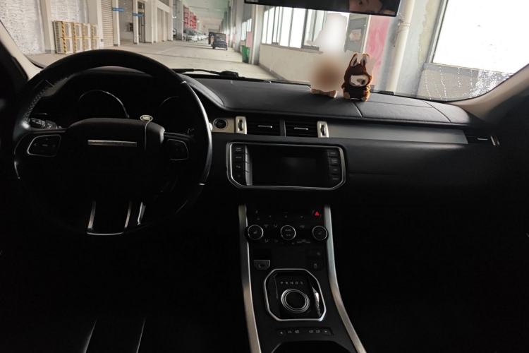 Used Land Rover Range Evoque 2015 2.0T Five-Door Zhiyao Edition Center Console