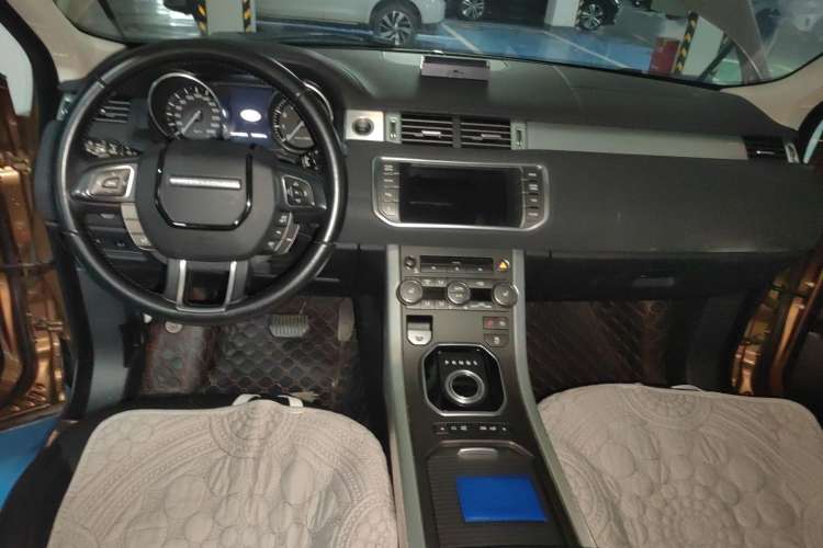 Used Land Rover Range Evoque 2015 2.0T Five-Door Zhiyao Edition Center Console