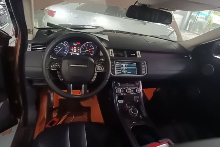 Used Land Rover Range Evoque 2015 2.0T Five-Door Zhiyao Edition Center Console
