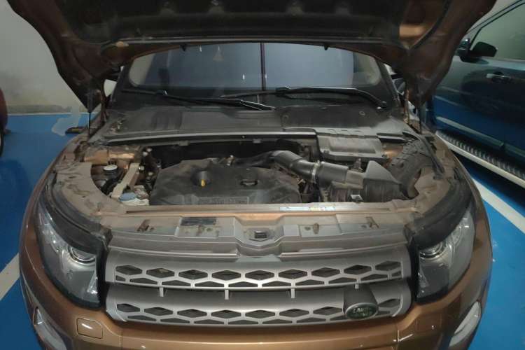 Used Land Rover Range Evoque 2015 2.0T Five-Door Zhiyao Edition Engine Bay