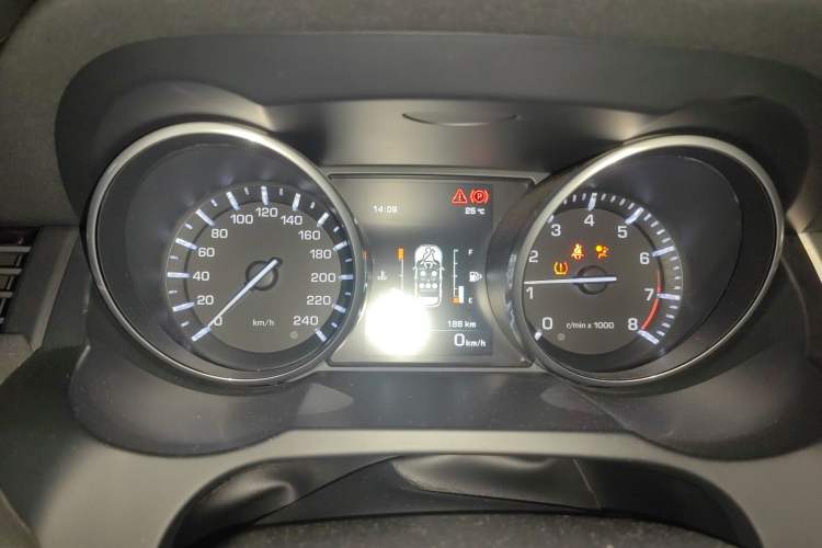 Used Land Rover Range Evoque 2015 2.0T Five-Door Zhiyao Edition Instrument Cluster