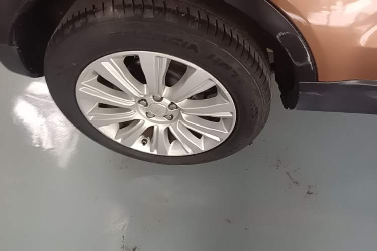 Used Land Rover Range Evoque 2015 2.0T Five-Door Zhiyao Edition Right Rear Wheel Hub