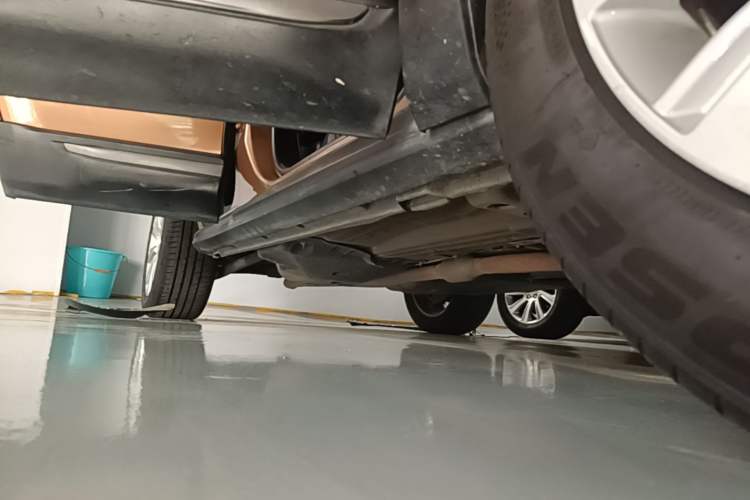 Used Land Rover Range Evoque 2015 2.0T Five-Door Zhiyao Edition Right Side Sill