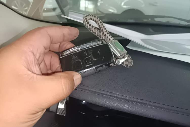 Used Land Rover Range Evoque 2015 2.0T Five-Door Zhiyao Edition Vehicle Key