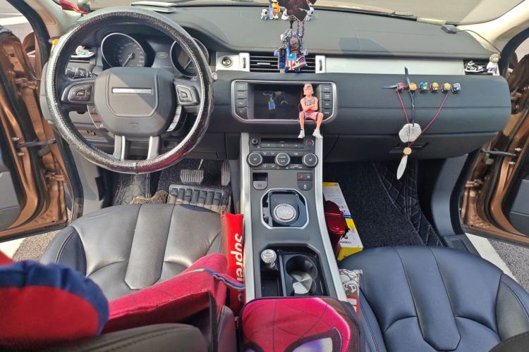 Used Land Rover Range Evoque 2015 2.0T Five-Door Zhiyao Edition Center Console