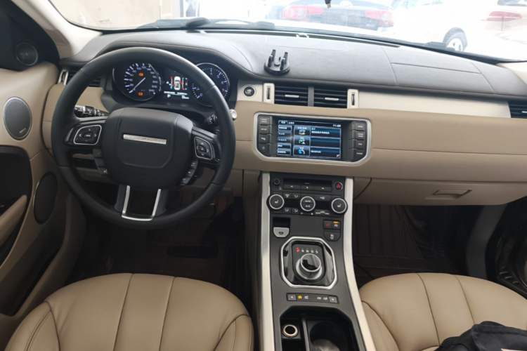 Used Land Rover Range Evoque 2015 2.0T Five-Door Zhiyao Edition Center Console